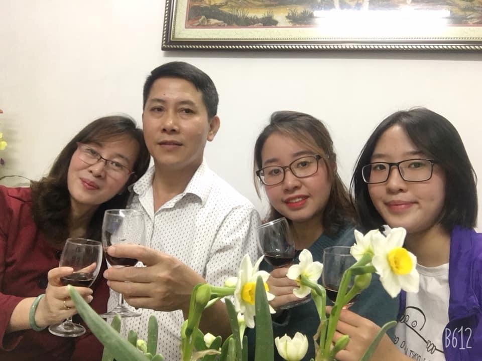 Vừa là vợ chồng, vừa là đồng chí

